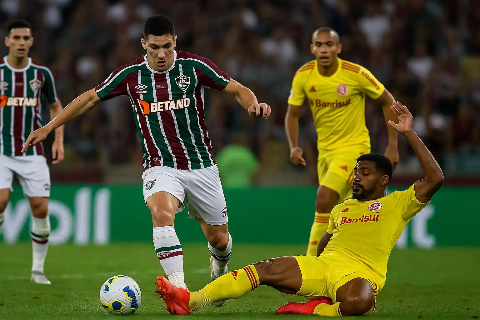 Tình huống có thể dẫn đến quả 11m cho Fluminense cuối hiệp 1